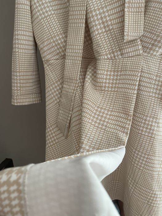 Ашық түсті көйлек