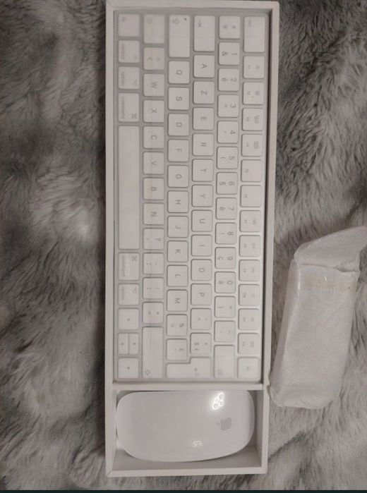 Vând tastatură apple + mouse keyboard