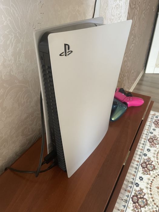 Продам приставку PS5