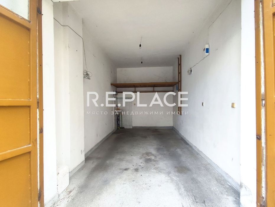 Дава се под наем Гараж / Паркомясто в Варна, Спортна зала - 13 кв.м за 179 € - Снимка #1