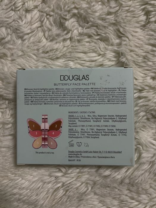 Парфюм и палитра Douglas