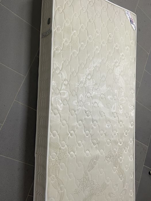 1 kishilik matras satiladi