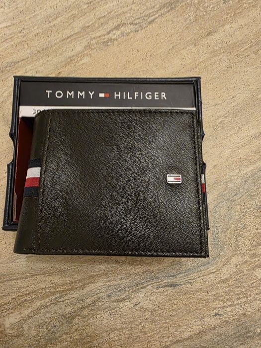 Чисто нов мъжки портфейл Tommy Hilfiger