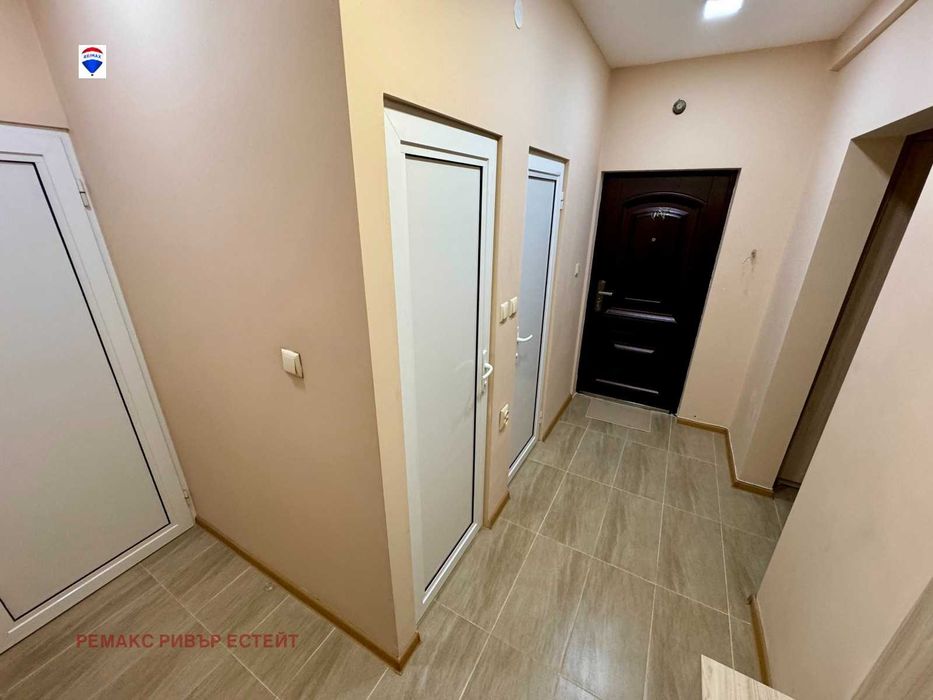 Дава се под наем Тристаен апартамент в Русе, Здравец - 82 кв.м за 408.51 € - Снимка #2