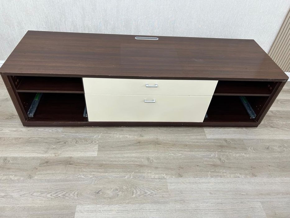 Продам тумбу под телевизор