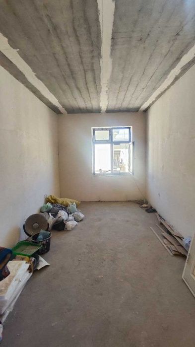 Qarshi shaxi geolog stadion tomonda fayzli xonadonlardan uy sotiladi.