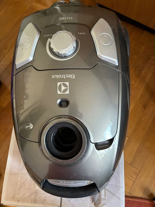 Aspirator cu sac Electrolux