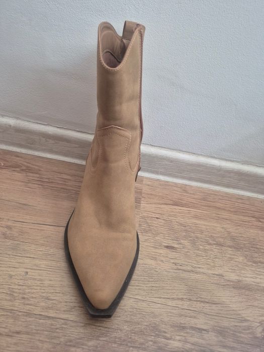 Ghetuțe Bershka - nr 39