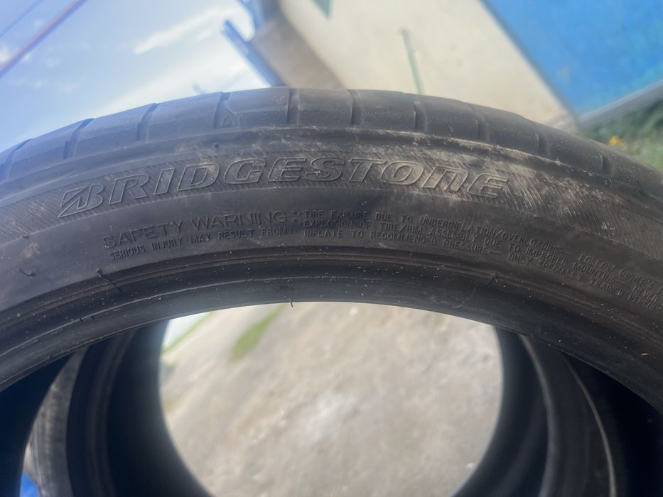 Продам шины Bridgestone 245/40/ 20