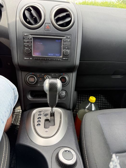 Vând Nissan qashqai 4x4 cuplabil