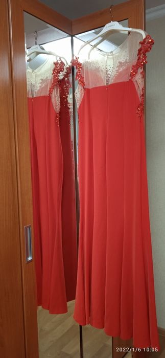 Продаю платье вечернее