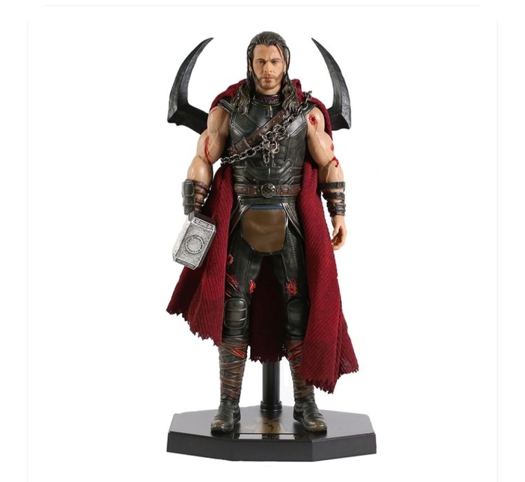 Тор: Рагнарёк", выпущенная компанией Hot Toys. Это фигурка в масштабе