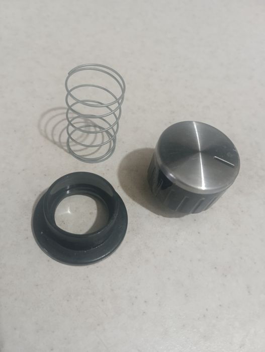 Газ плита. Кнопка.