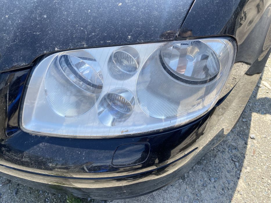 десен фар туаран touran Caddy 2004г отлични оригинални