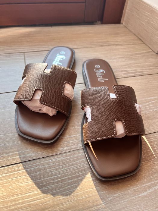 ЧИСТО НОВИ Елегантни чехли