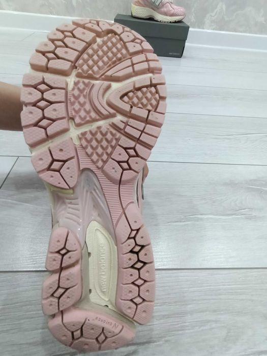 Продам кроссовки  New balance