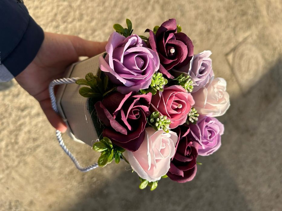 Se apropie cu pasi repezi 8 Martie!
Surprinde-ți persoana iubita din v