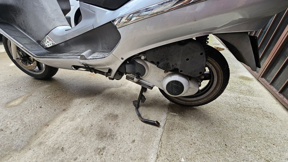 Scuter Piaggio X8 2004, 198 cm3