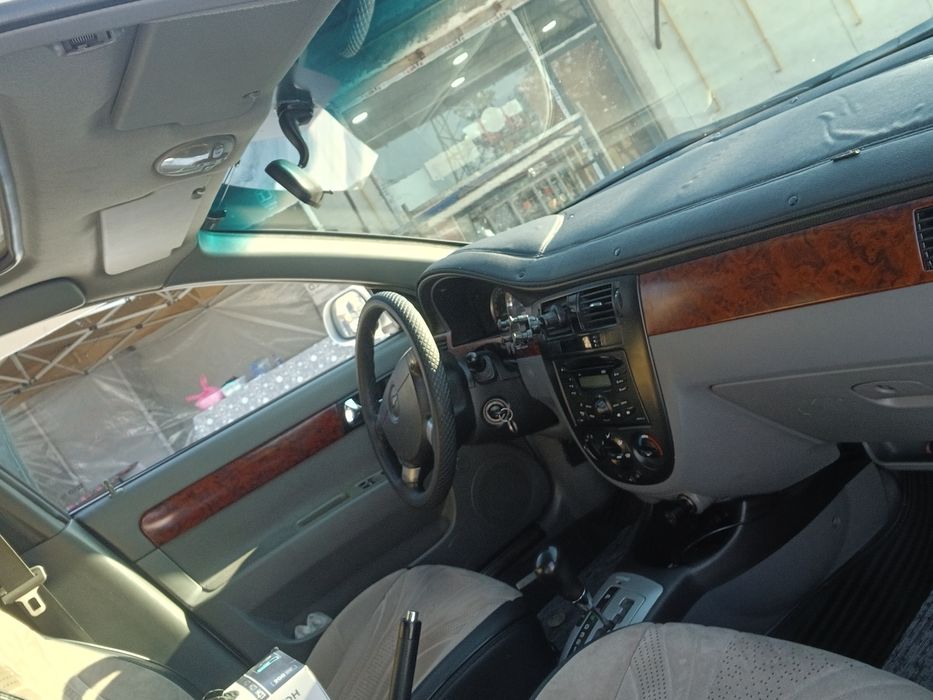 Ласетти сотилади