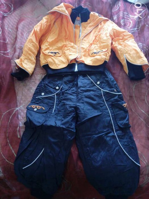Продам костюм для девочки