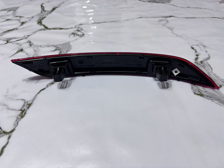 Отражатель на машину флоьсваген поло левая