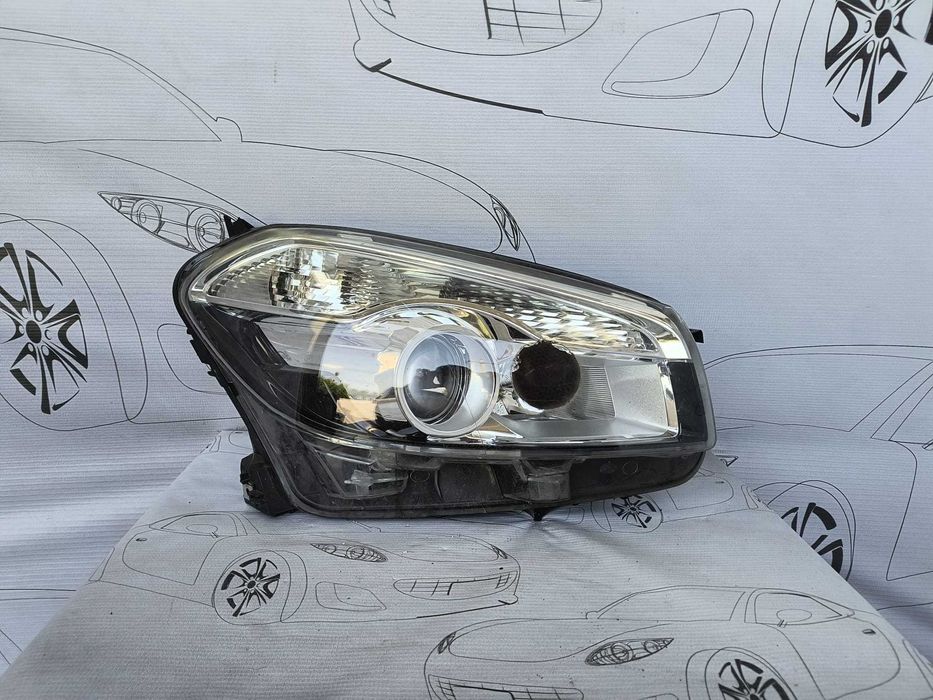 Far Dreapta Uk Cu Lupa Nissan Qashqai 2012 Facelift / 2010-2014 Cod OEM 26010-BR01B (1E1)