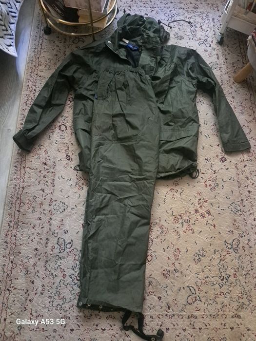 Costum impermeabil pt pescari