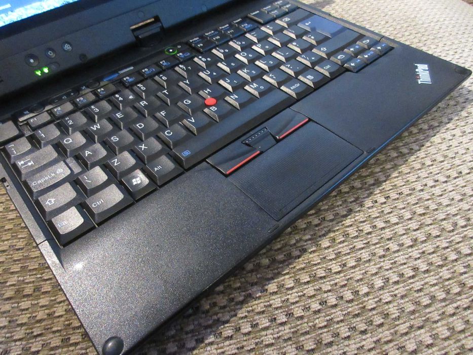 Lenovo Thinkpad X220T, i7-2620M, 8GB ram, 250GB SSD