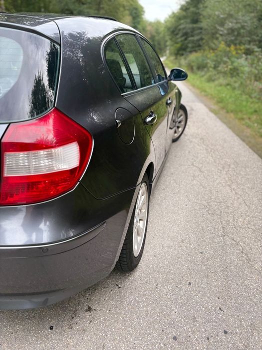 BMW Seria 1 118i Benzină