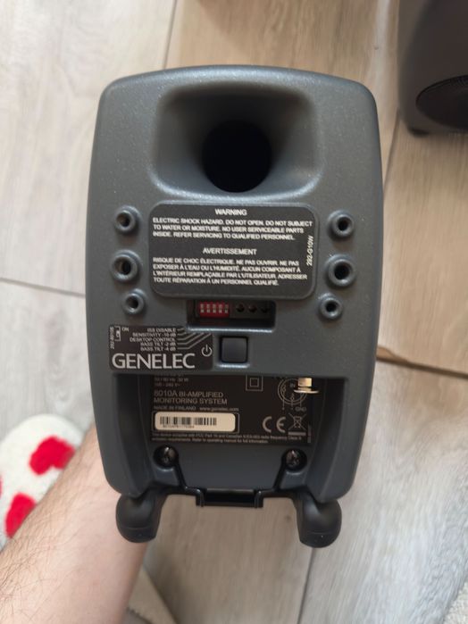 Студийные мониторы Genelec 8010, в идеальном состоянии