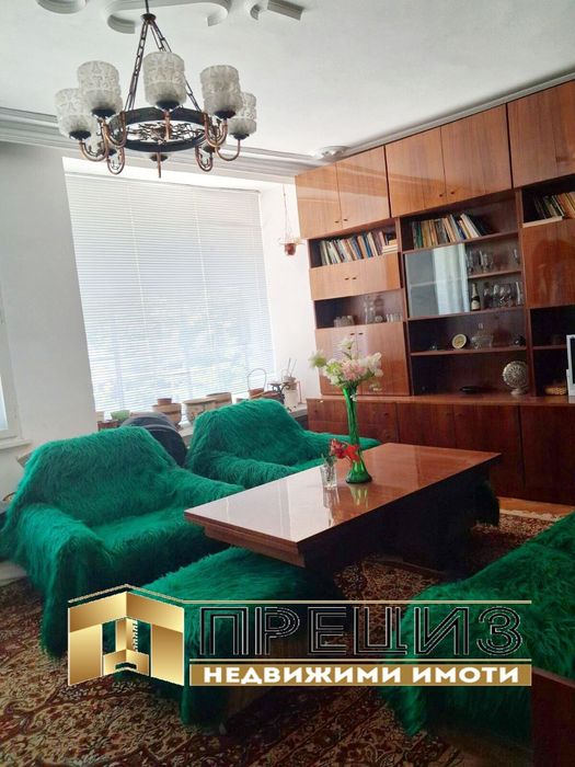 Продажба 5-стаен гр. Шумен - Куршун чешма 150m²