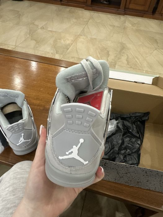 jordan 4 gri noi