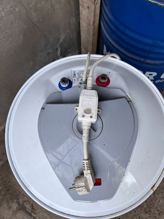 Водонагреватель (аристон)