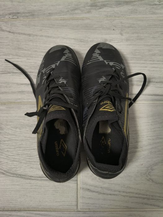 Pantofi sport fotbal mar. 36