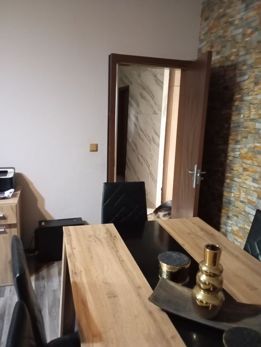 Продава се Тристаен апартамент в Ямбол, Златен рог - 78 кв.м за 1154 €/кв.м - Снимка #2