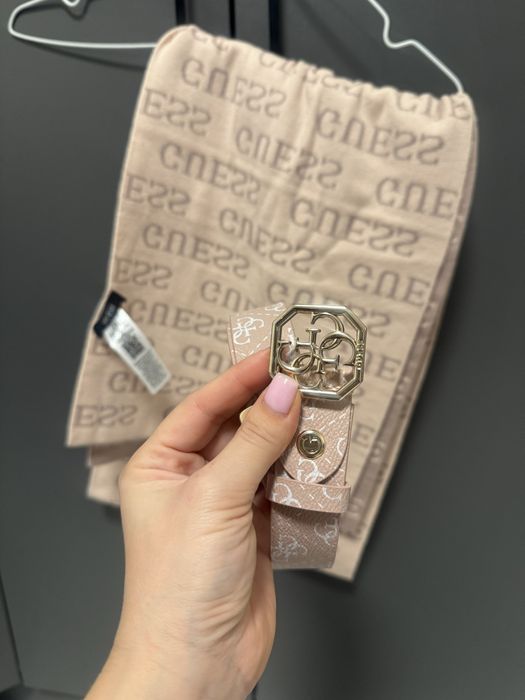 Розов  шал  Guess  +колан