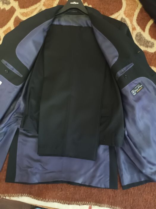 Официален мъжки костюм