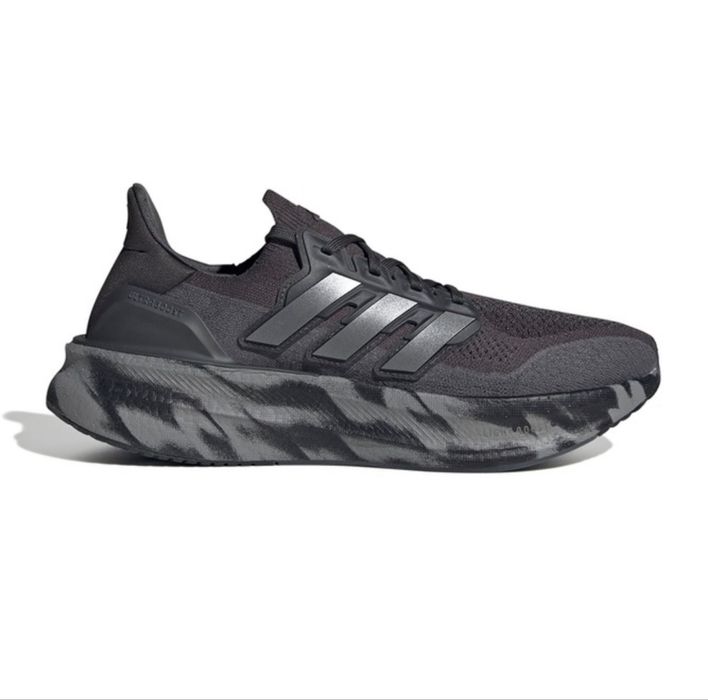 Чисто Нови Мъжки Маратонки Adidas  Ultraboost 5 JS4522 44,5 номер
