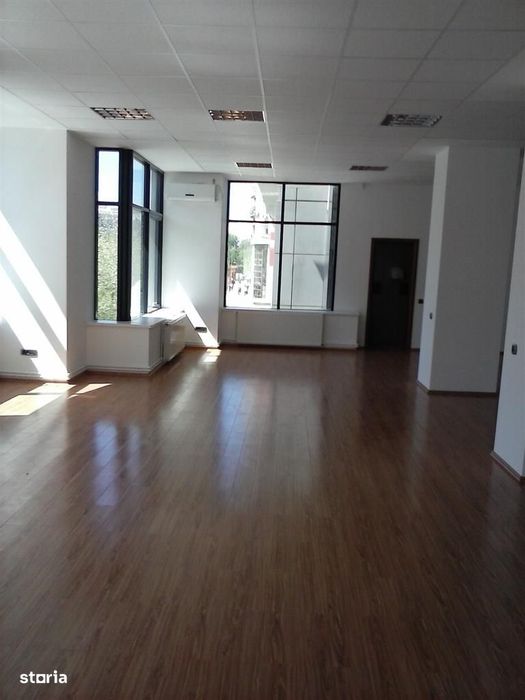 Unirii spatiu comercial mezanin cu acces stradal 65 mp