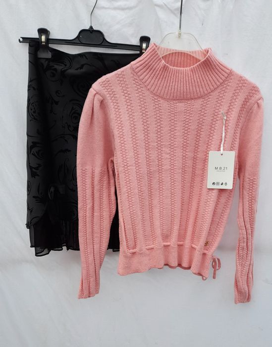 Compleu.fustita și bluzita și fustițe și rochite superbe