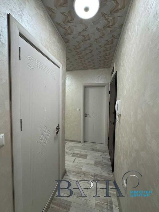 Дава се под наем Тристаен апартамент в Варна, Център - 117 кв.м за 797.64 € - Снимка #7