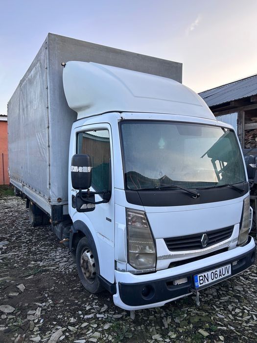 Autoutilitara Renault Maxity