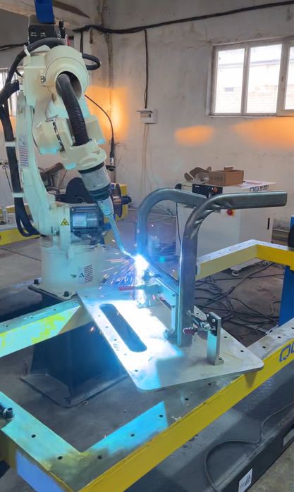 роботизированный сварка аппарат