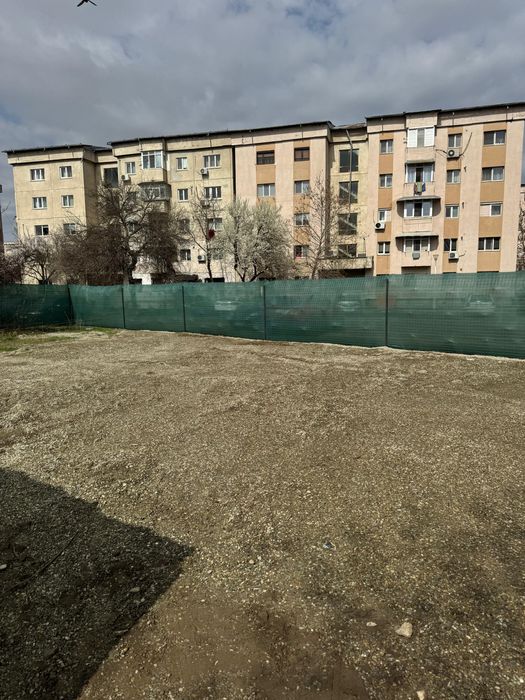 Vand teren in Cartierul 1 Mai