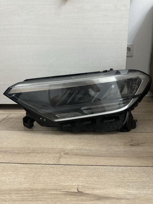 Оригинальные фары Polo 2020