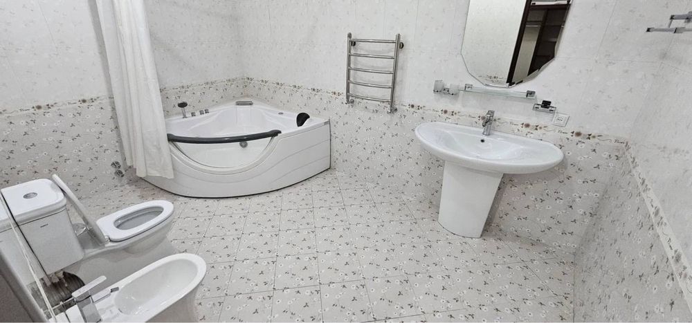 Сдается Дом, центр Луночарский 6,5 соток ( н192 )