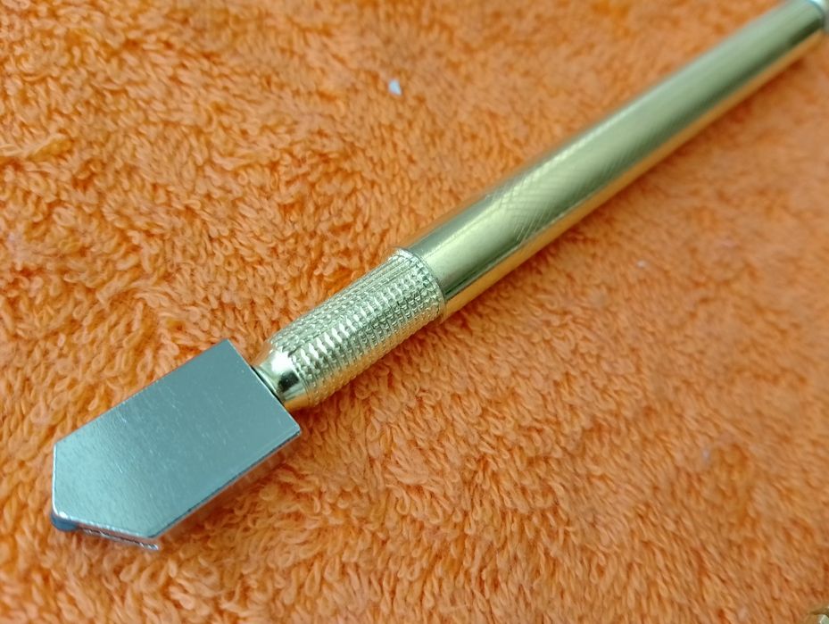 Instrument tăiat sticka diamantadt