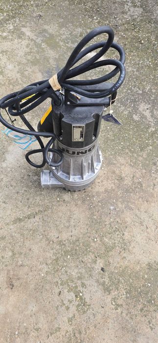 Pompa ape murdare Jung