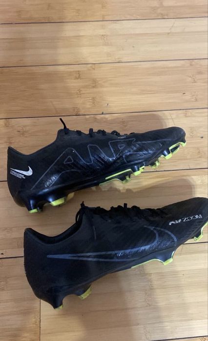 Nike mercurial Black