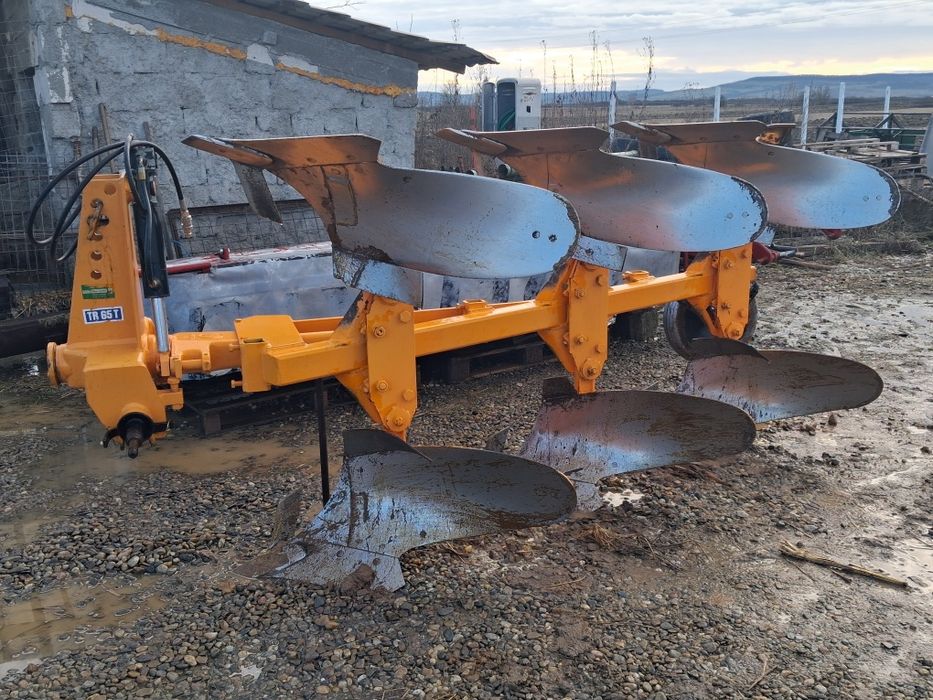 Vand plug marca  Huard TR 65 cu două furtune la reversare